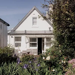 http://kelly-street-cottage-in-battery-point.top-hotels-hobart.com
